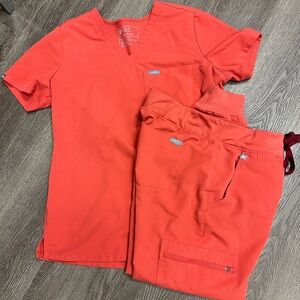 Figs Coral Scrub Set